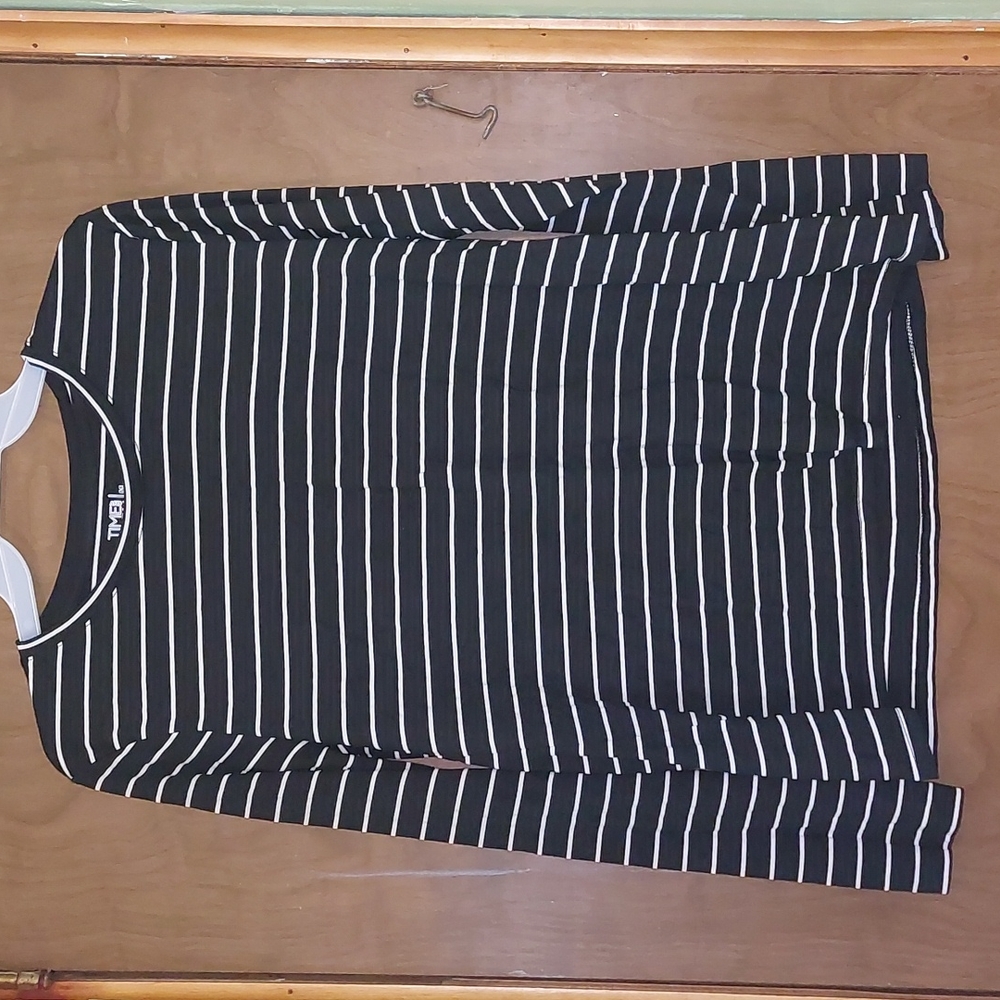 Long sleeve tee